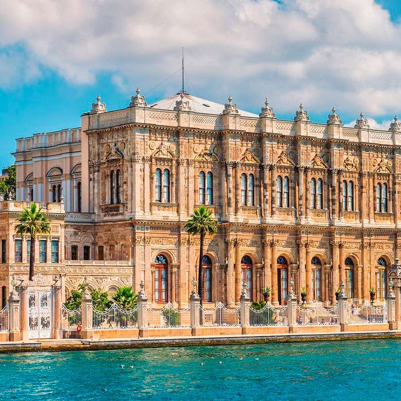 Дворец Долмабахче